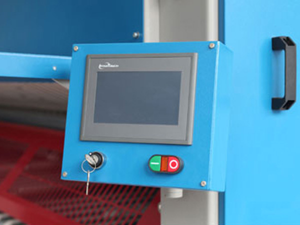 
		毛巾折疊機
	(圖6)