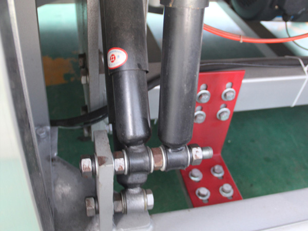 
		全自動衛生隔離式洗脫機
	(圖6)