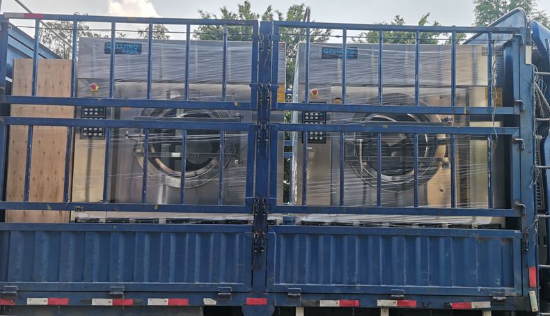 
		客戶(hù)采購(gòu)的2臺(tái)100公斤洗衣機(jī)裝車(chē)發(fā)貨
		(圖5)