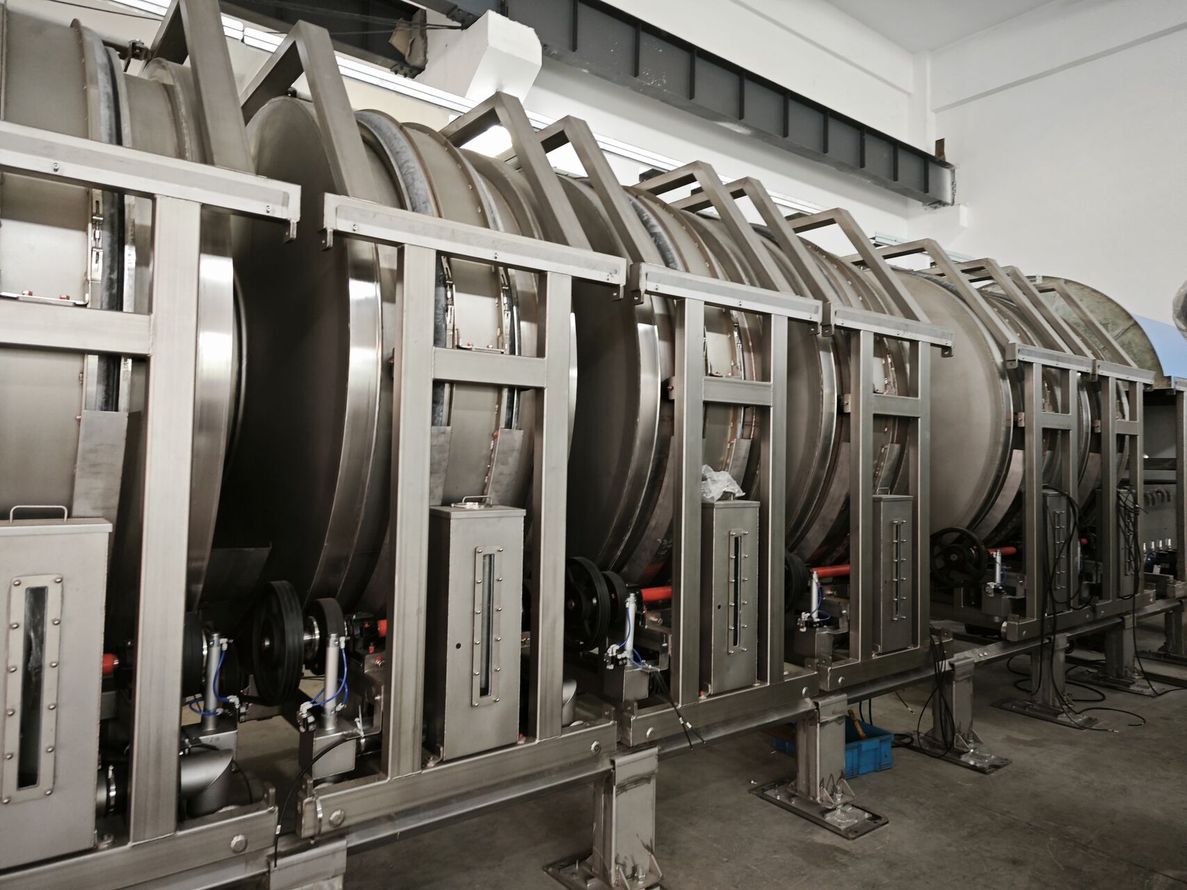 高效洗衣龍 布草洗滌產能飆升 工業洗衣機行業升級方案